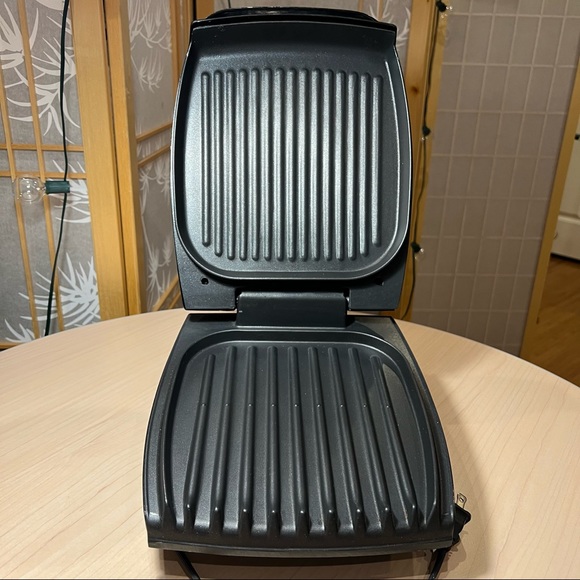 George Foreman 60 Inch Super Champ Electric Contact Grill, Black, Serves 4 - Picture 7 of 11